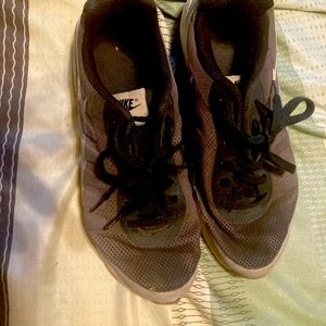 Men’s Nike Air shoes sz 8